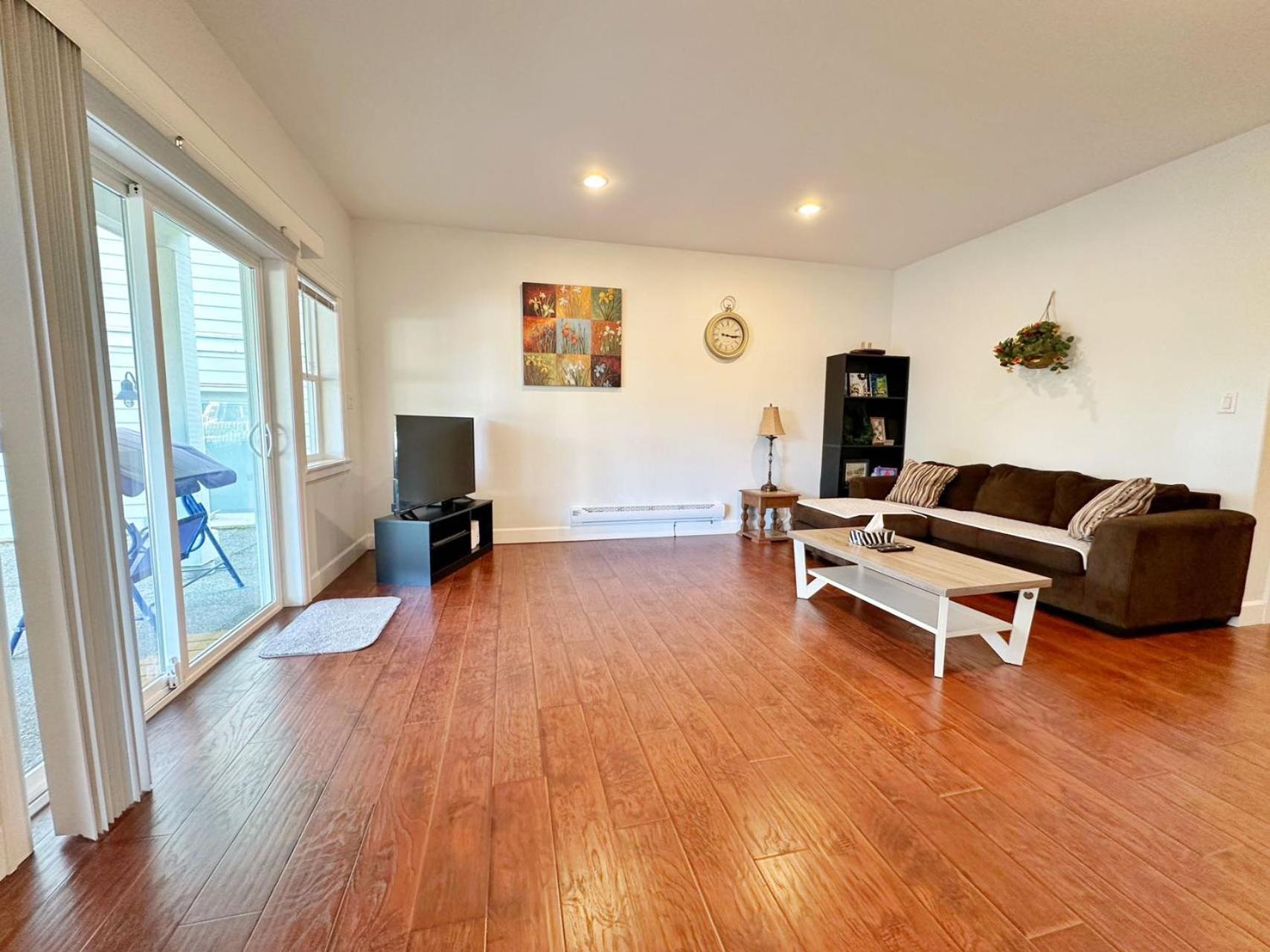 Oasis Bed & Breakfast Langford Bagian luar foto